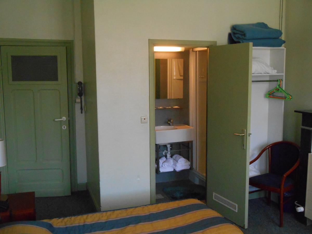 Hotel Old Tom Ипр Экстерьер фото